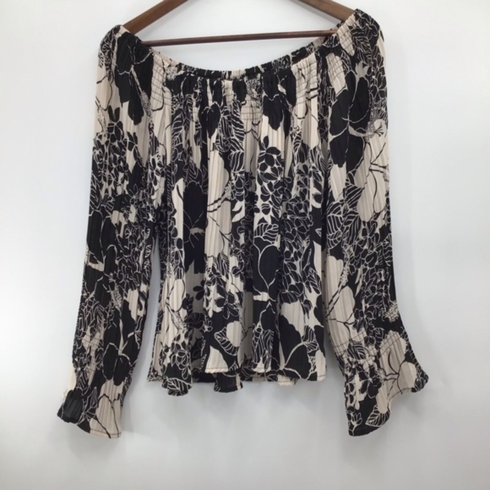 Floral Off-Shoulder Bell Sleeve Women's Top